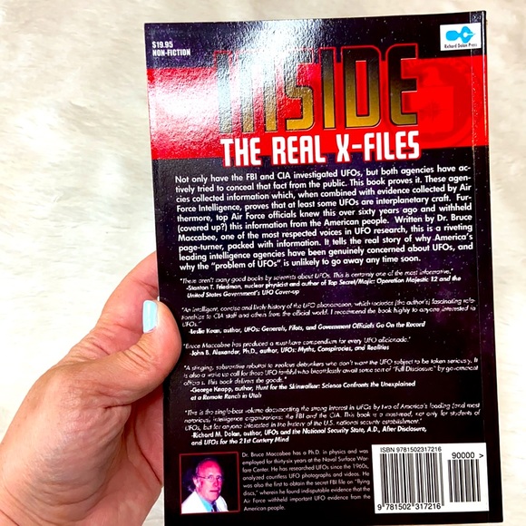 The FBI CIA UFO Connection Book - Picture 5 of 5